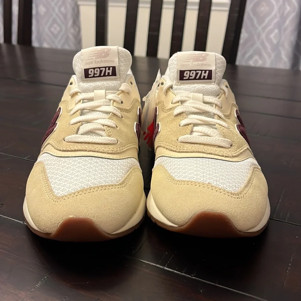 New Balance 997H Classics Shoes Sneakers CW997HRM 997 Womens Size 9.5 / Mens 8
